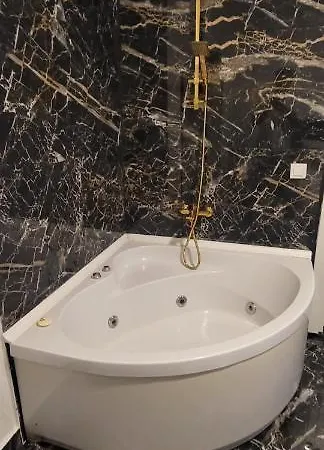 Jakuzili Taksim Meydanda Lux 아파트 *